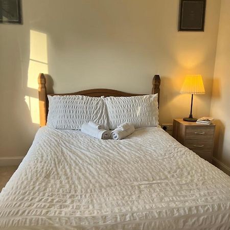 Cosy Double Room With Private Bathroom Homestay Caldecote Exterior foto